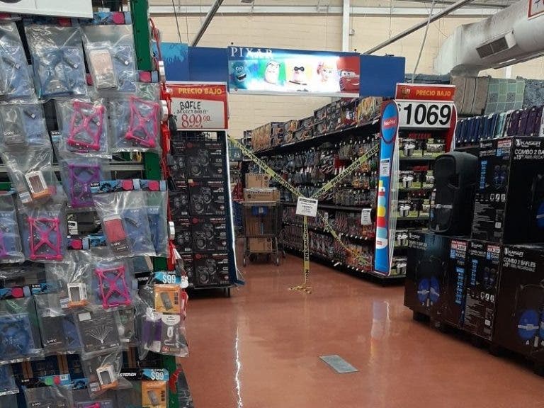 CDMX: Walmart suspende la venta de juguetes y ropa por Covid-19