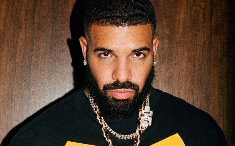 Drake es acusado por una modelo de 'quemarla' tras ponerle salsa picante a un condón