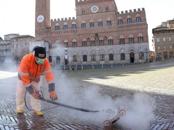 A un año de la pandemia Italia vuelve al confinamiento total