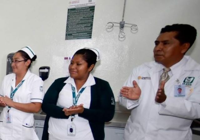 Buscan a 6 mil médicos y enfermeras para trabajar en el IMSS ¿Te interesa?