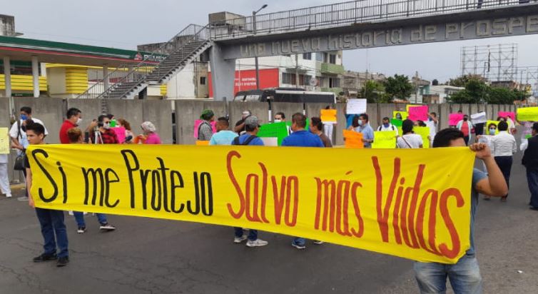 Arrecian protestas de médicos y enfermeros del IMSS en Veracruz