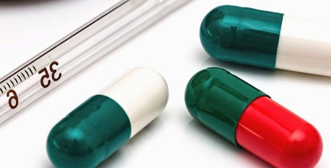 Cofepris aprobará píldoras de Pfizer y Merck contra covid-19