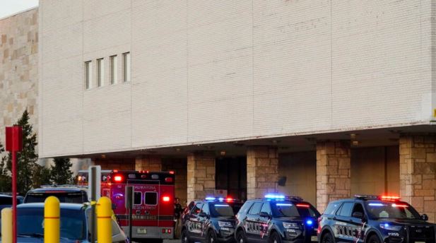Tiroteo en centro comercial de Wisconsin con saldo de 8 heridos