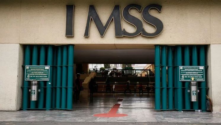 Recursos para hospitales y equipo médico del IMSS y el ISSSTE caen 60%