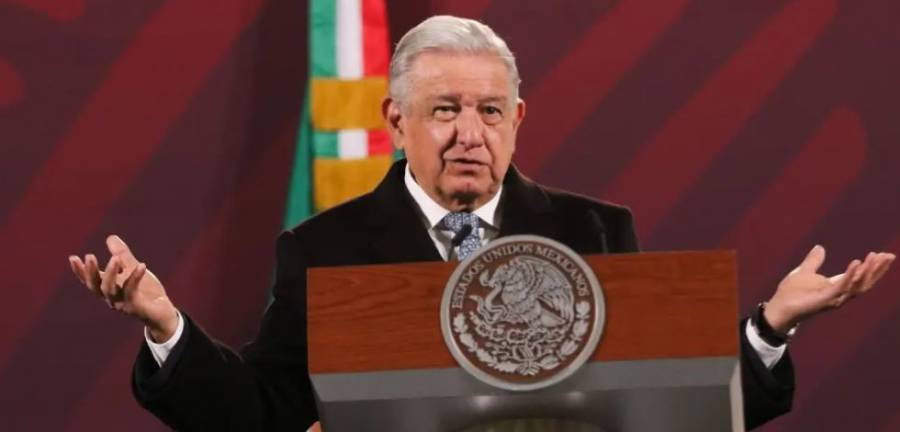 AMLO ofende a Lorenzo Córdova: "Es farsante" y, además, descalifica a la SCJN