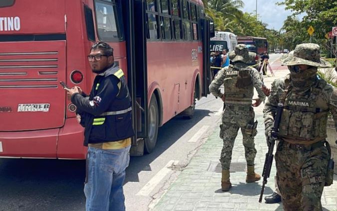 Cancún: Matan a dos que estaban dentro de un camión en la zona hotelera