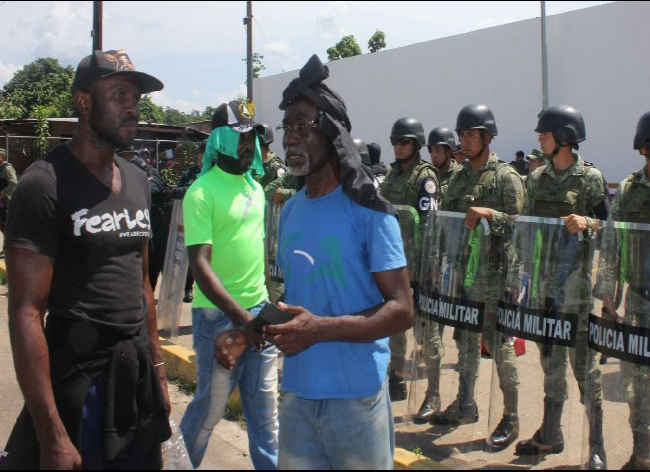 Africanos retoman protestas ante el INM