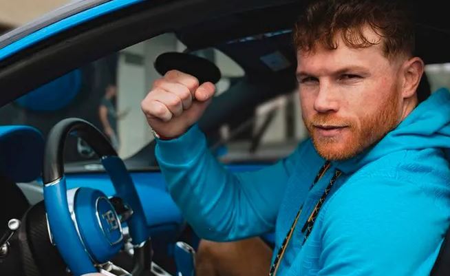 La advertencia que hizo Canelo a sus cuida coches