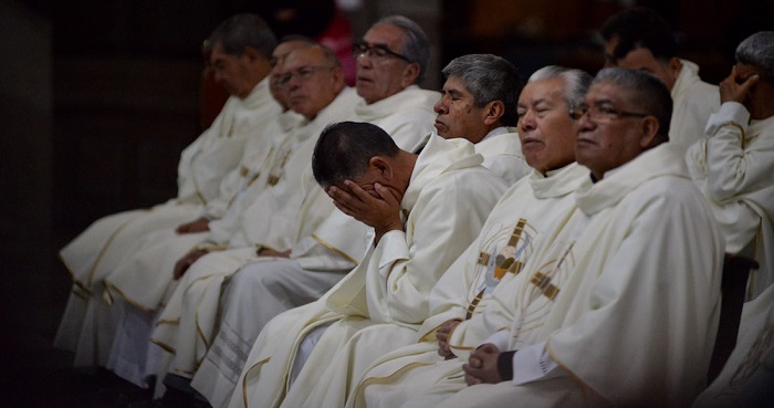 El Vaticano oculta los nombres de más de 900 curas señalados de pederastia: AP