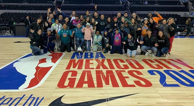 Deportistas yucatecos con discapacidad cumplen su sueño de ver partido de la NBA