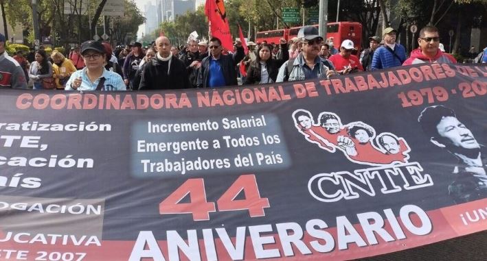 CDMX: La CNTE marcha y exige a AMLO reinstalar mesa de diálogo