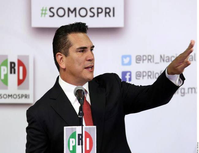 Exigen renuncia del presidente del PRI acusado de enriquecimiento ilícito