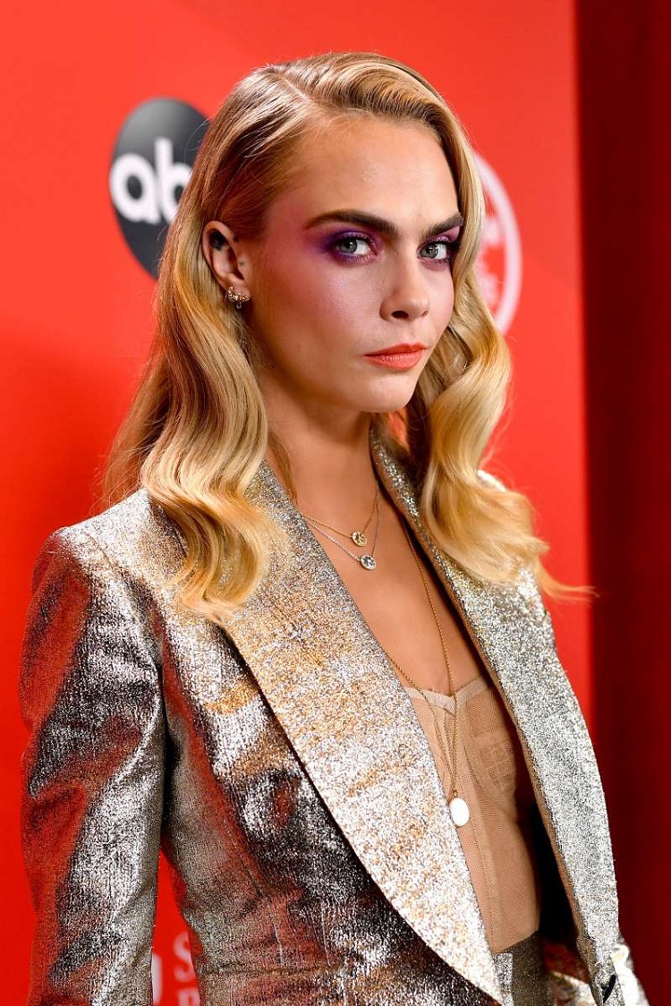 Cara Delevingne dijo adiós a su melena rubia y ¡luce espectacular!