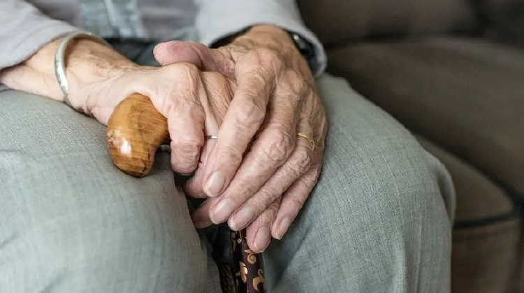 Veracruz: Mujer de 70 años con síntomas de Covid-19 muere en consultorio