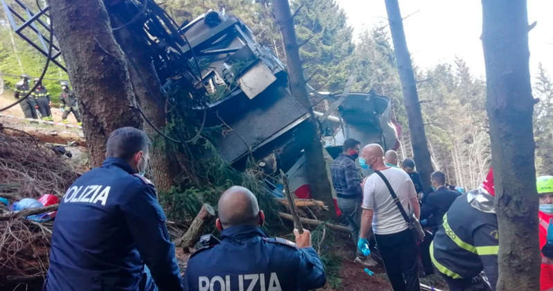 Italia investiga por qué todo falló en el teleférico que mató a 14