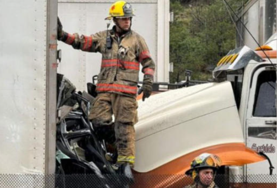 Cuatro monjas mueren al ser impactadas por tráiler en Nuevo León