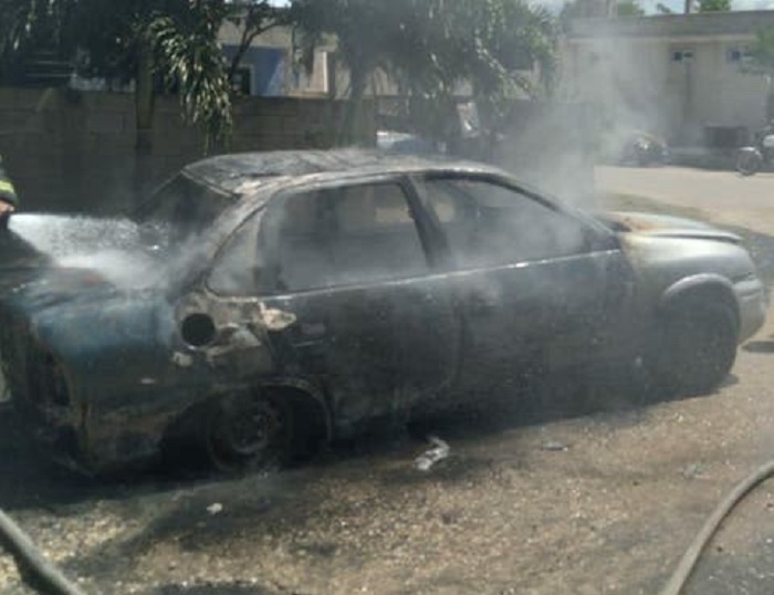 Progreso: Compró auto usado que quedó como chatarra al incendiarse