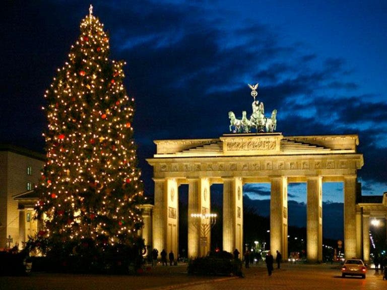 Busca Alemania salvar la Navidad; relajará restricciones por Covid-19