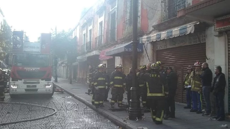 Sofocan incendio en CDMX tras 28 horas de labores