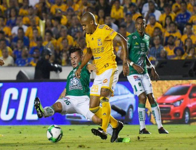 Tigres gana al León 1-0 en el partido de ida