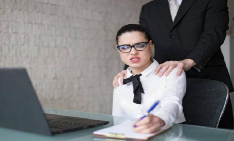 ¿Cómo enfrentar el acoso íntimo en una empresa?