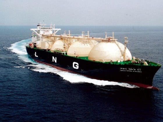 Llegarán a México barcos con gas para abastecer centrales de la CFE