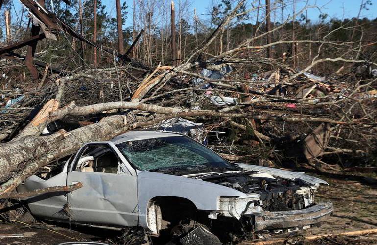 Tornado acabó con la vida de 10 integrantes de una familia en Alabama