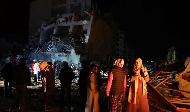 Terremoto en Turquía y Siria: Más de 3400 muertos y casi 10,000 heridos