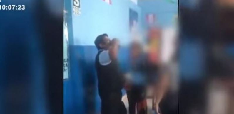 VIDEO: Exhiben a maestro tomando alcohol con sus alumnos y en el aula