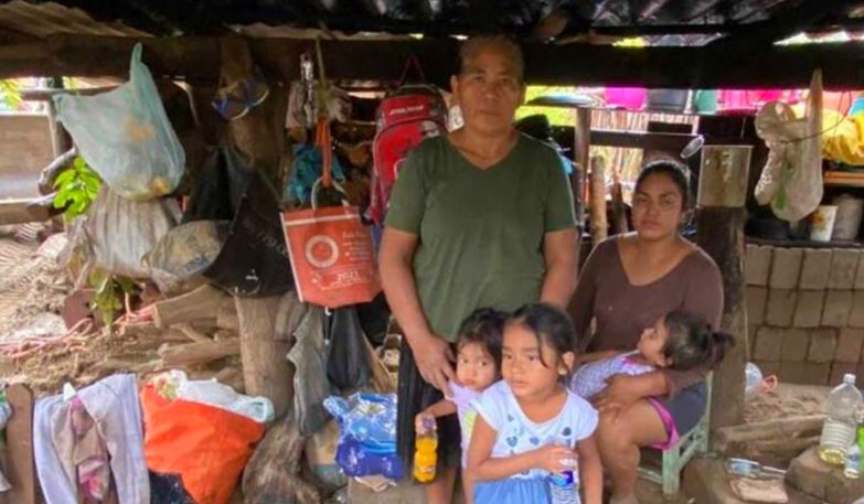 Oaxaca: Familias luchan contra toneladas de lodo por desborde de río por "Agatha"