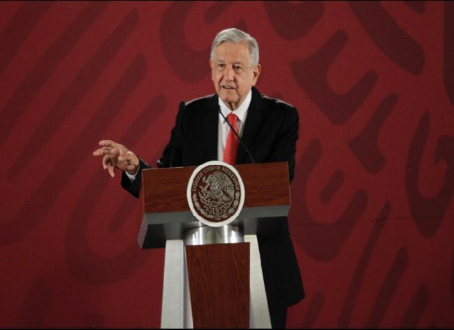 López Obrador califica como un exceso los 80 amparos contra Santa Lucía