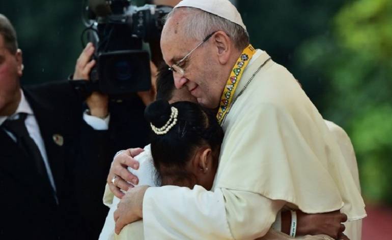 Pide el Papa denuncia inmediata en casos de abuso contra niños