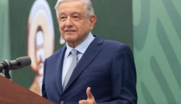 ‘Ejército hace inteligencia’: AMLO justifica espionaje a activista y periodistas