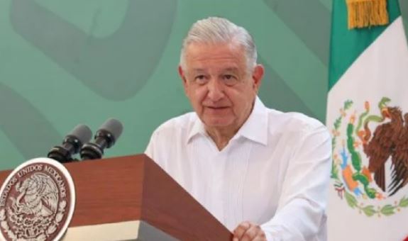 ¿En serio? AMLO acusa a ministros de la SCJN de intentar negociar sobre GN