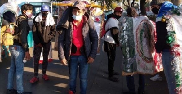 Peregrinos llegan a Basílica de Guadalupe pese a cierre por covid