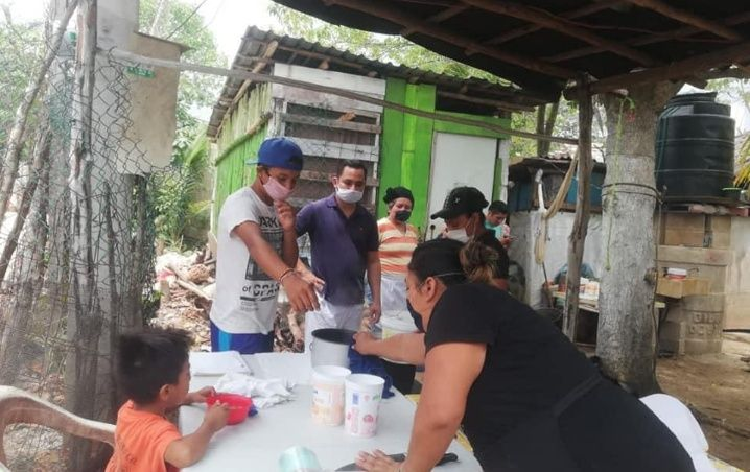 “Dulce Corazón” comedor comunitario móvil en Cancún; 400 raciones en un día