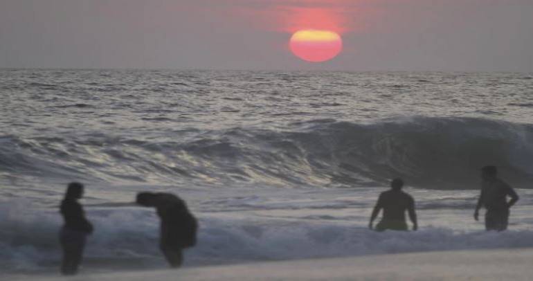 Alcohol y descuidos mataron a 16 personas en playas de México en Semana Santa