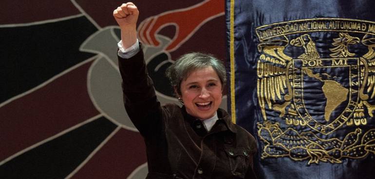 Carmen Aristegui informa que MVS ya desistió del juicio en su contra ante la Corte
