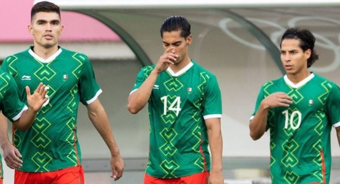 Con bandera de México al revés: así debutó la Selección Mexicana en Tokio 2020