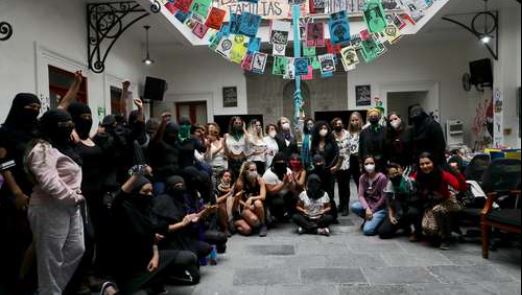 Advertencia de feministas: se va Rosario Piedra o tomamos más dependencias