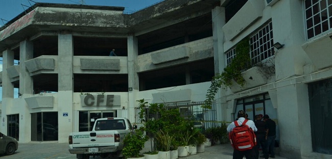 Cancún: Roban $100 mil en oficina de CFE; dejan amordazada de empleada
