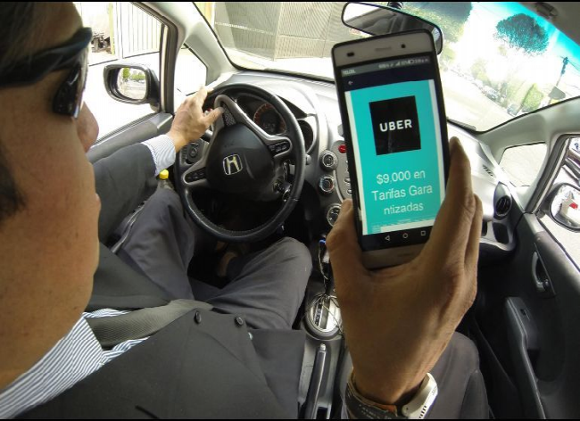 Uber lanza recompensas para conductores y sus familiares