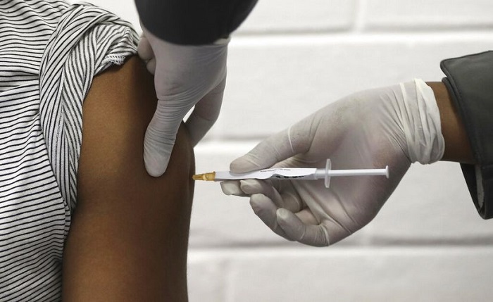 EE.UU. y Alemania iniciarán vacunación masiva contra Covid-19 en un mes