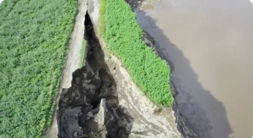 Alerta por aparición de unos 30 agujeros cerca del mega socavón de Puebla