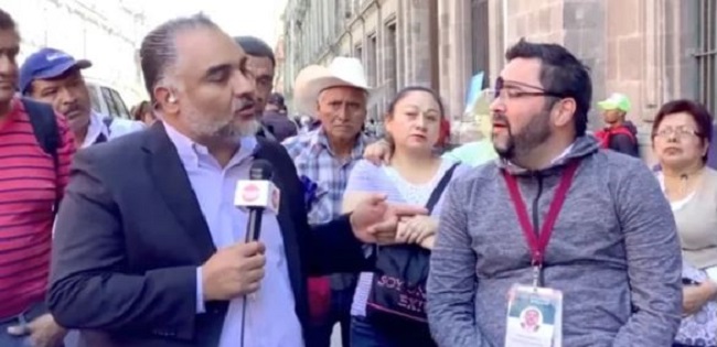 Bloguero desea que reportera que cubre mañaneras de AMLO reciba un balazo