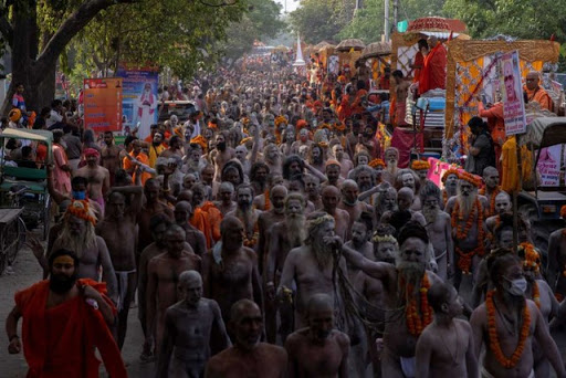 Un millón de personas abarrota festival en India sin medidas anti covid