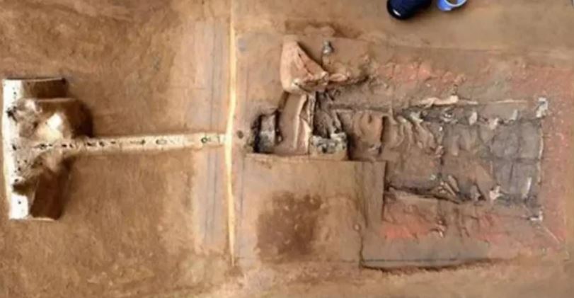 Arqueólogos recobran casi intacto carruaje que fue del primer emperador de China