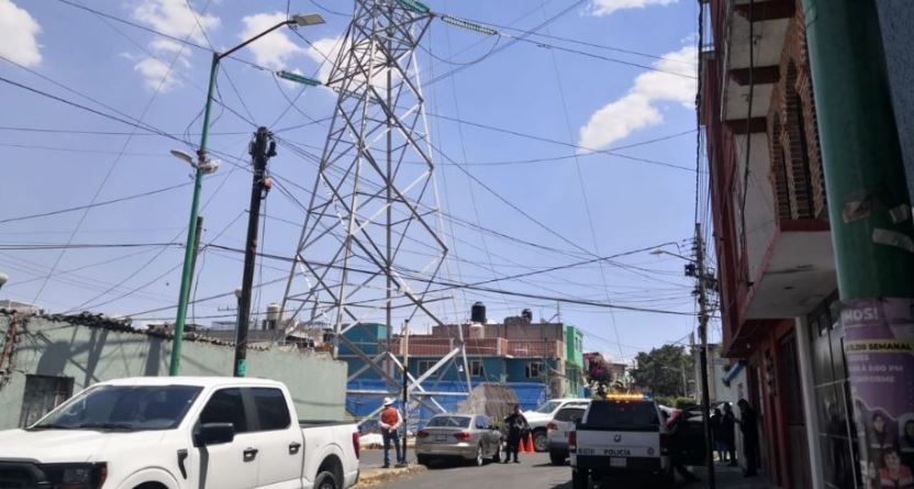 Pierde la vida tras caer de torre de alta tensión en Iztapalapa cuando laboraba