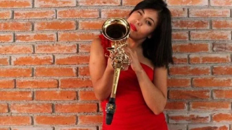 Oaxaca: Arrojan ácido a joven saxofonista; el agresor es influyente y sigue libre