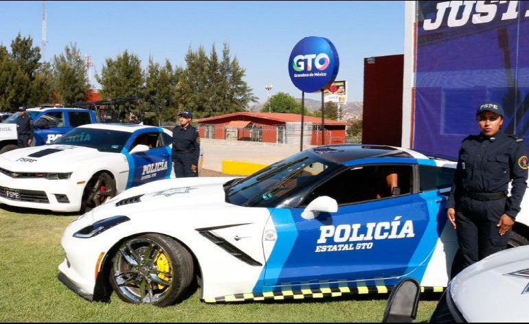 Guanajuato convierte autos deportivos decomisados en patrullas
